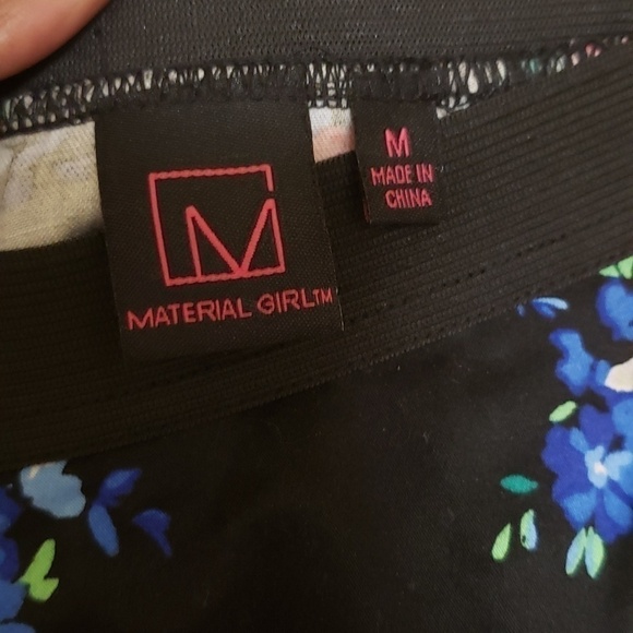 Floral Mini Skirt - Picture 2 of 4